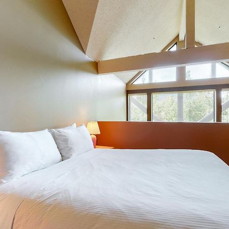 Greystone Lodge Whistler Room photo
