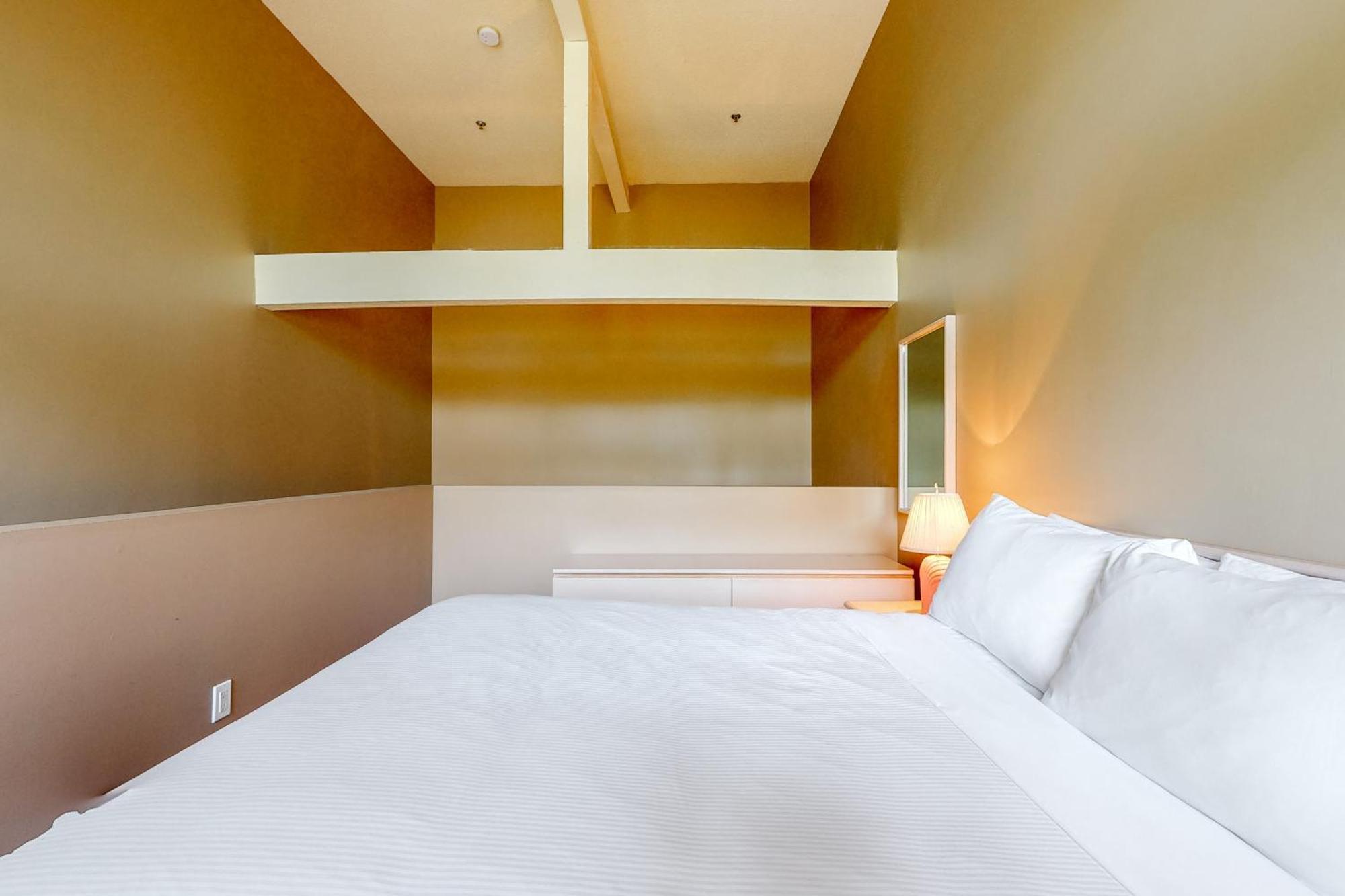 Greystone Lodge Whistler Room photo